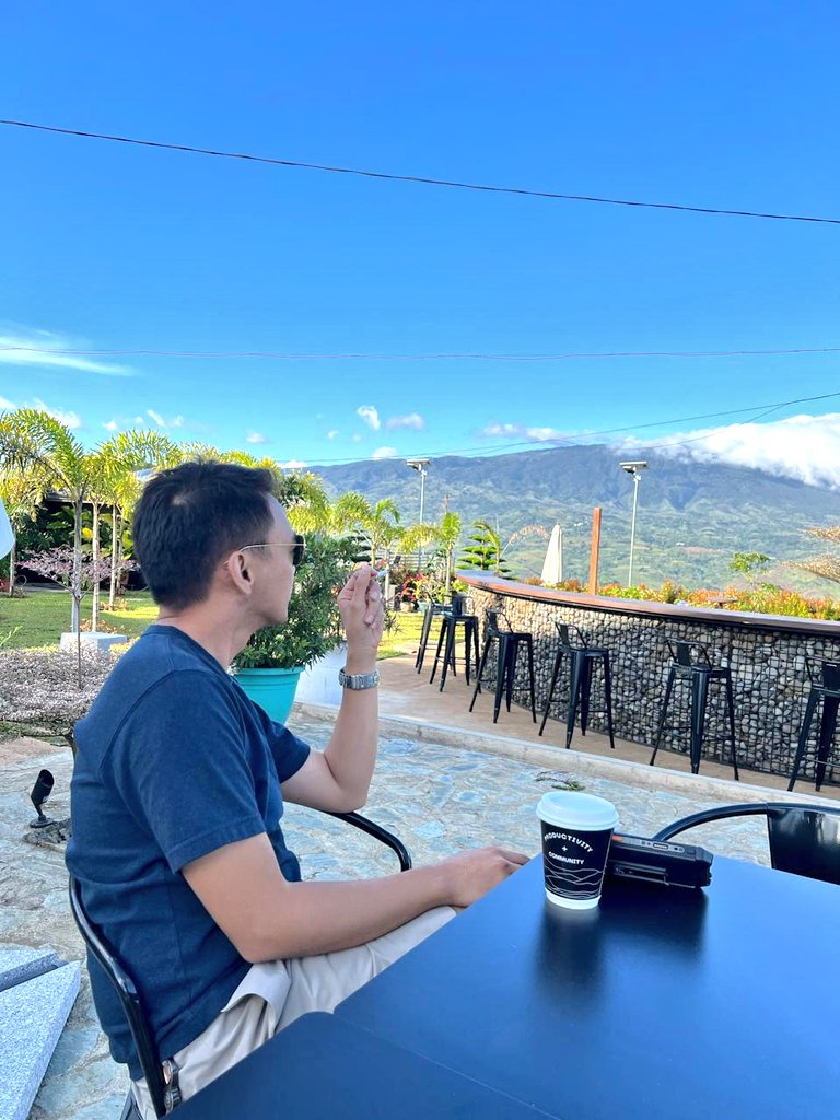 FrancisDrake001's tweet photo. ☕🚬⛰️
#OfficialDriver
#MissingLangga https://t.co/yT4Kl2RsaW
