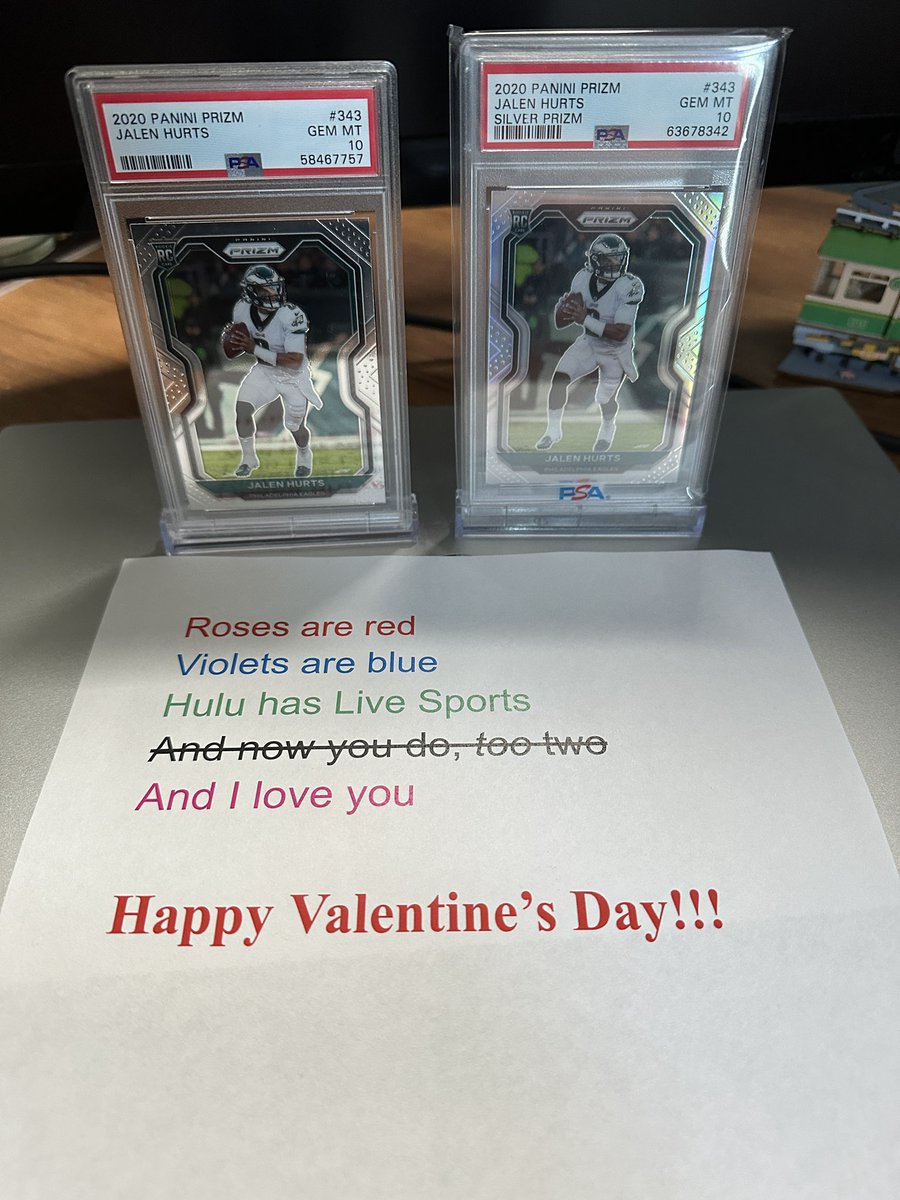 🥰 @efropoker gets a 10/10 this Valentine’s Day #FlyEaglesFly