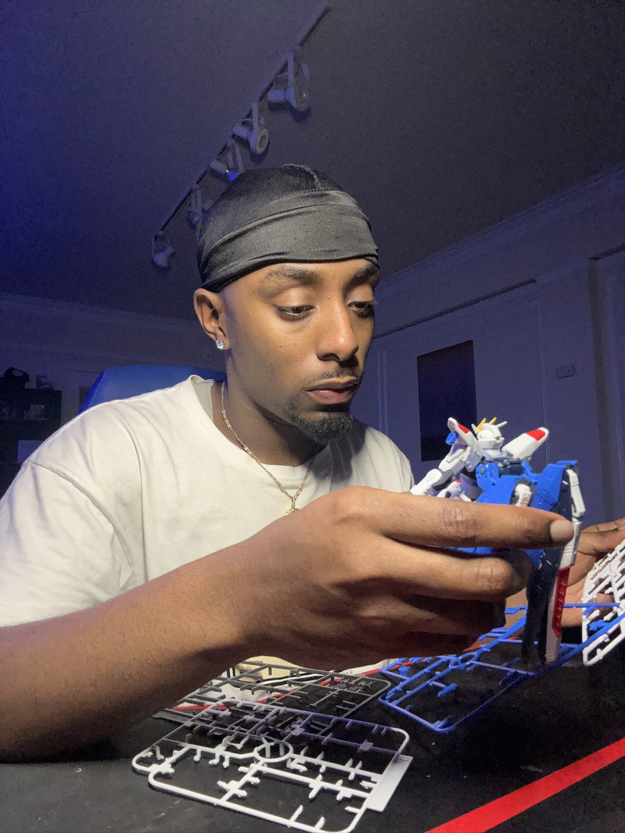 E_Will116's tweet photo. After binge watching 30+ episodes in 3 days &amp; hella research, ladies &amp; gentlemen, Gundam x Levi’s is here! Anime is a major reason I got into fashion, so I am so grateful . Thank you God for this opportunity.

This one is for all my anime/Gundam lovers. We got one! 💙✨👖 https://t.co/GNMh9QMWGX