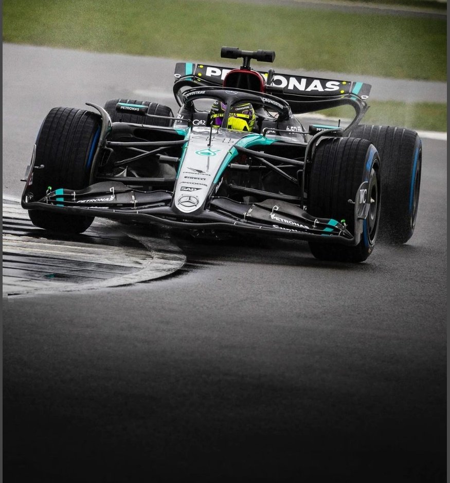 LEWIS LAST SHAKEDOWN WITH MERCEDES IN THE W15
#WORLDSFASTESTFAMILY #ValentinesDay #LewisHamilton