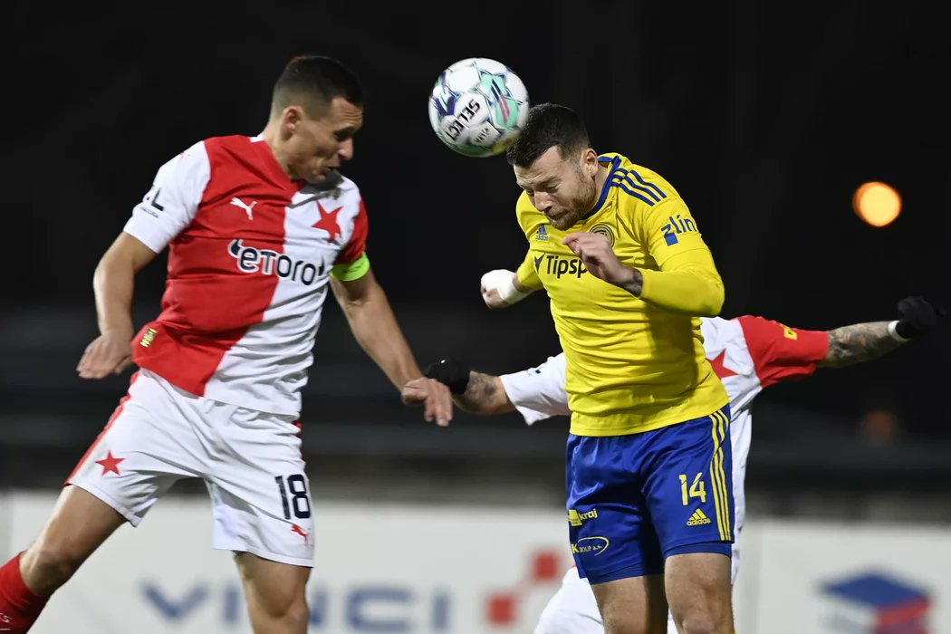 chanceliga's tweet photo. POLOČAS | Ke konci prvního poločasu šla Slavia do vedení díky brance Mojmíra Chytila 💪
#FCZSLA 0:1 https://t.co/b1WzCiVN0C