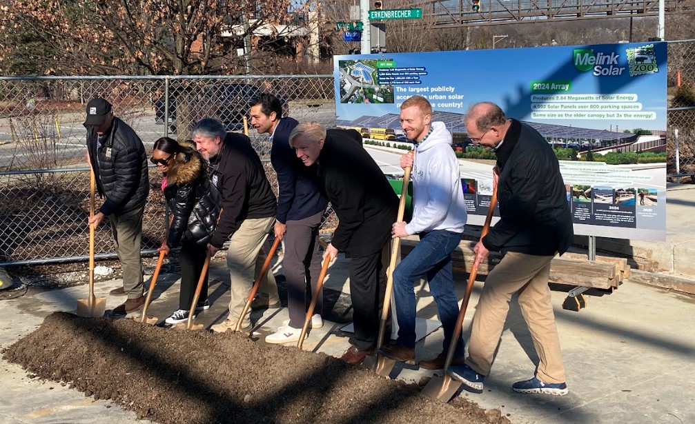 ccc_jeffreys's tweet photo. Congrats @CincinnatiZoo for getting this new solar array project underway, bringing the zoo closer to 100% solar powered! #Solar4All https://t.co/JJ9p2XDvBL