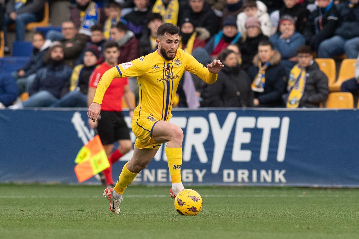 😎 @jacoboglezr vuelve a la acción!

Tras unas semanas parado por una lesión, la jornada pasada volvió a disfrutar sobre el verde, y encima con victoria! ✌🏻 

¡Qué ganas teníamos de verte jugar de nuevo, crack!
#passionknowledgefootball #jacobo #adalcorcon #laligahypermotion