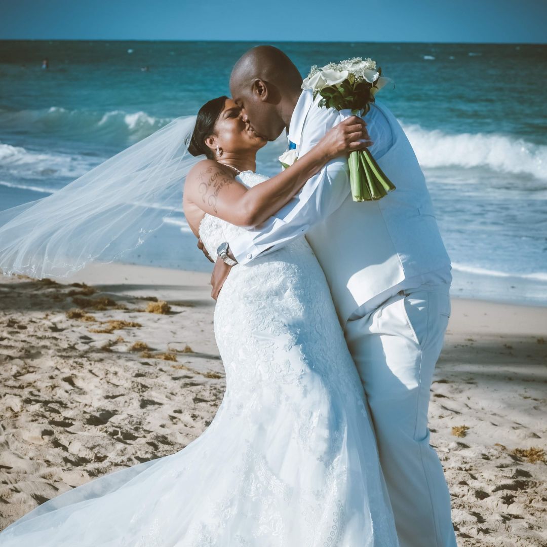 DestinationWeddings tweet media