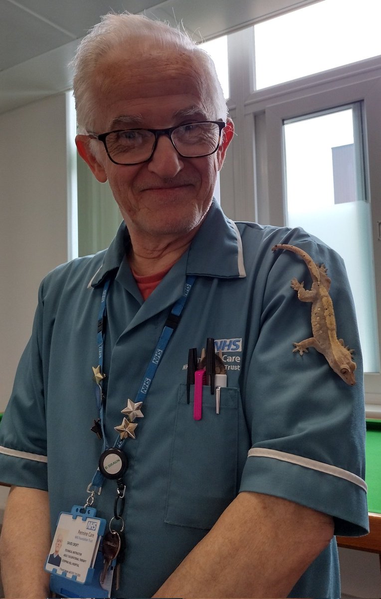 Another brilliant #animaltherapy session on Arden Ward with @Home_Safari and volunteer @Kirstyannabella 

@PennineCareNHS @PennineCAMHS @Djbatch07 @DeborahHollins4 @therapy_mh @RunDan04 @MattAllen33541 @chezpeers34 @