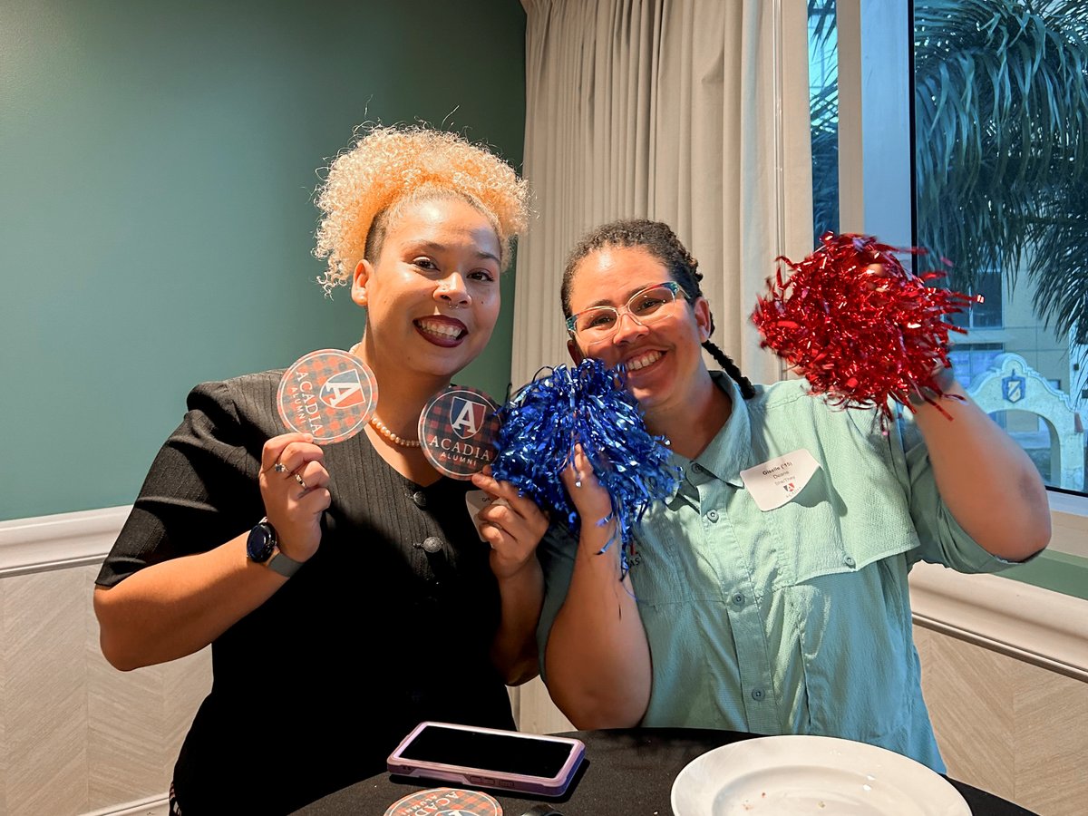 acadia_alumni's tweet photo. The Acadia spirit was in full force in Nassau when alumni and new and prospective students came together to celebrate everything Acadia! Learn all about the event and see even more photos at https://t.co/tjyxdoZugG #AcadiaU #AcadiaAlumni @acadiau @AcadiaUPres https://t.co/LZbWjKuN0m