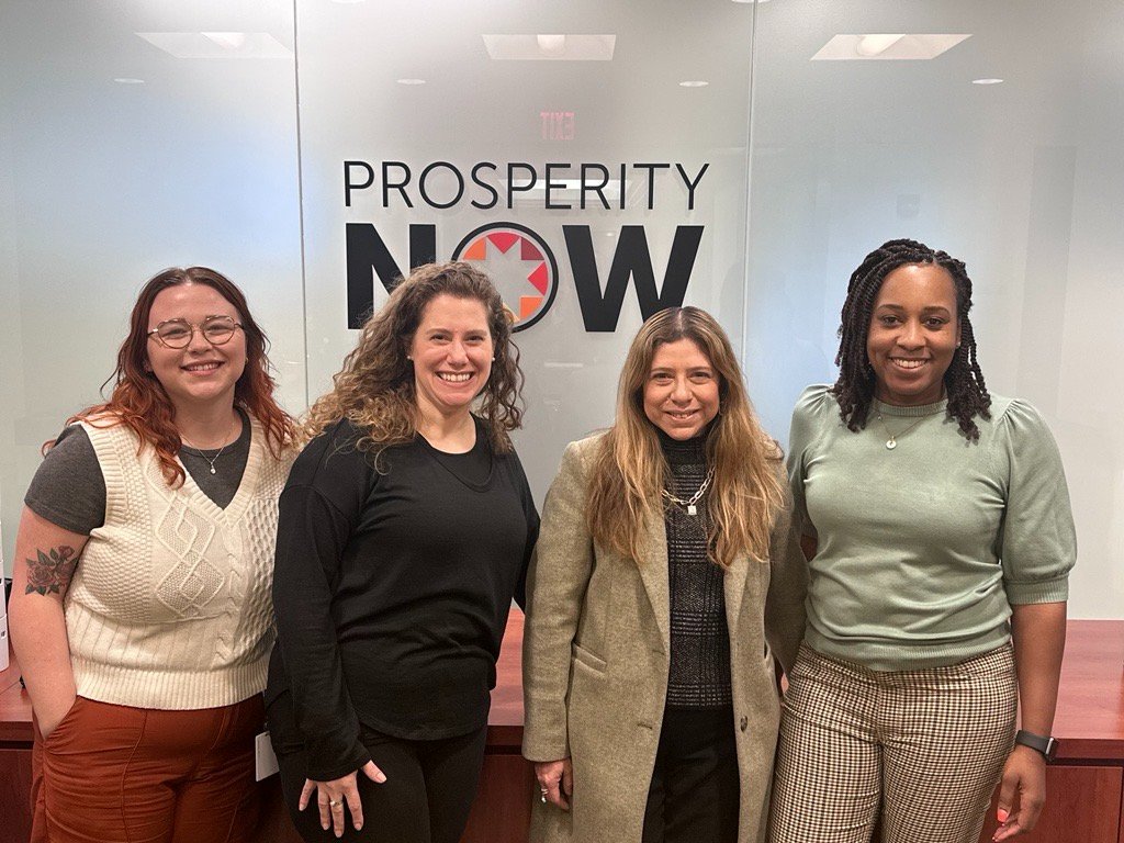 So fun meeting with Lourdes from <a href="/FhpTexas/">Financial Health Pathways</a> in our <a href="/prosperitynow/">Prosperity Now</a> offices this morning. She's doing amazing work. Thanks for visiting! 👏👏👏