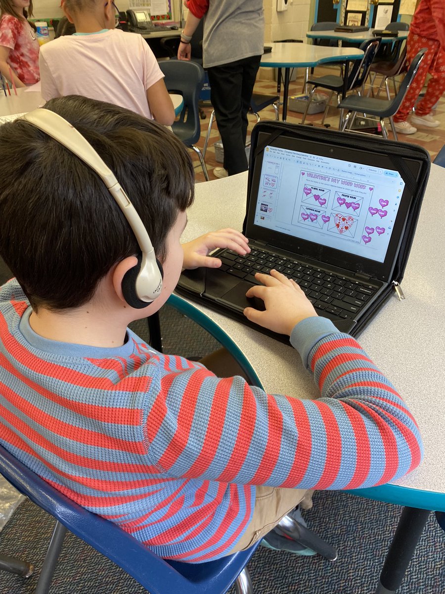 MrsSternberg's tweet photo. Valentine choice stations today! Follow written directions to create a Valentine Poster, a slideshow with Valentineโs Day history or compare/contrast two texts about the holiday! @RLSD_Beavers
#learningchoices https://t.co/sqYBW3Qk0C