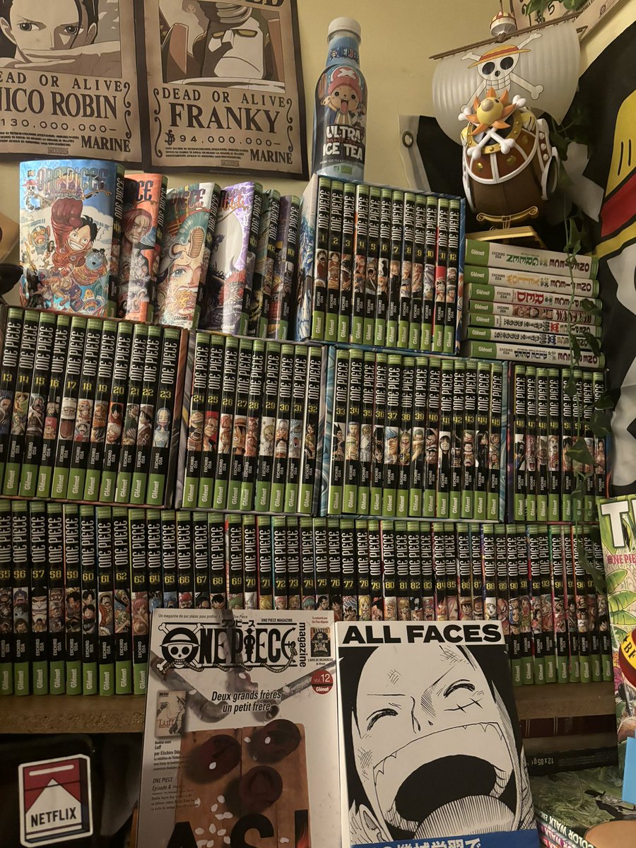 _Jaznox_'s tweet photo. Incroyable les amis, je viens de recevoir mon 12ème magazine et livre All Faces One Piece. C’est un véritable poulet pour les yeux, voir le travail d’Oda sur des persos autant random qu’essentiel. Je le recommande surtout  si vous êtes collectioneur✅
#ONEPIECE #ONEPIECE1107 https://t.co/OBxDDYp13b