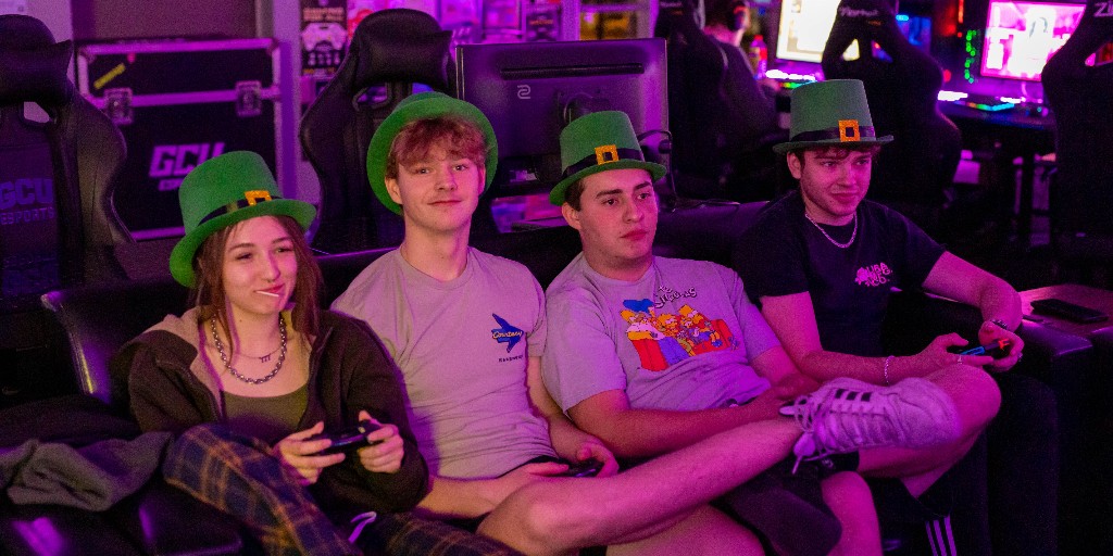 Esports_GCU's tweet photo. Day 1 of Community Week was a blast, looking forward to tonight where we have Rom-com night and Rainbow Six Siege for Day 2 ❗
Look forward to seeing you there ❗🔥
#esports #gcu #loepsup https://t.co/TzMWTXNpuW