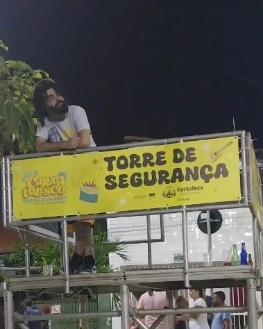 kayo182's tweet photo. Eu sou o Carnaval em cada esquina 🎵🎶 #carnavaldefortaleza #eucaioemtentação #dooutroladodoavesso #ondefoipararsuasanidade https://t.co/sejy15vc5B