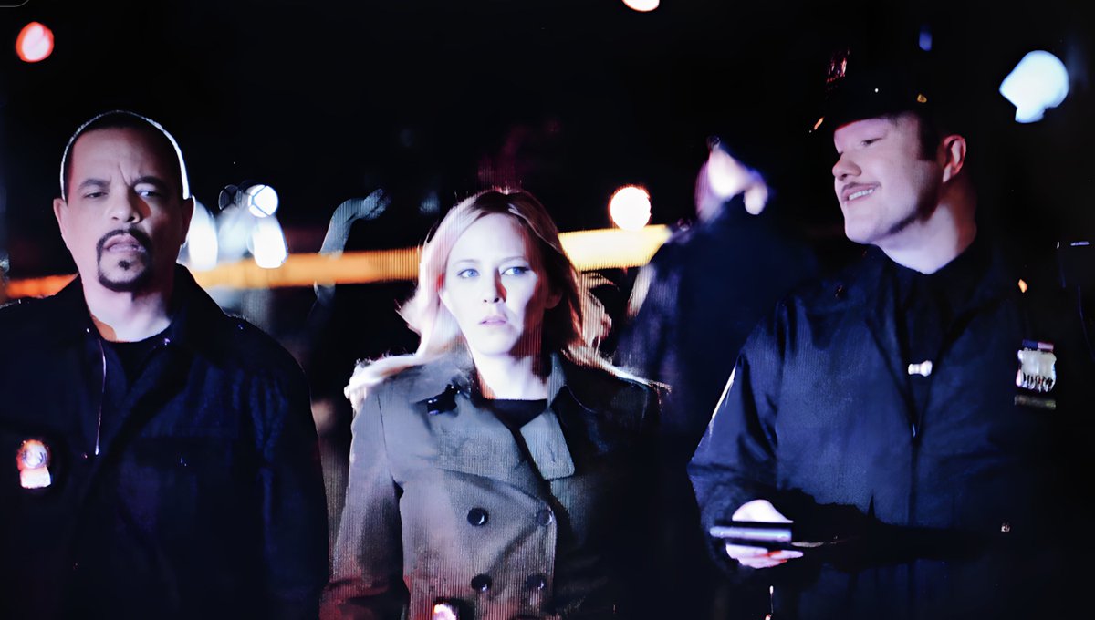 JoshRhettNoble's tweet photo. #WaybackWednesday hitting those streets with @FINALLEVEL and @KelliGiddish back in season 19 of @lawandordertv SVU. Many thanks to @JSCasting for kickstarting my on camera cop career! I'm ready and willing to join the force again when needed. 👮‍♂️ https://t.co/CZXVK5DtBC