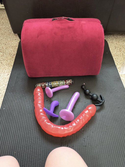 Mmmm new toys to play with 😈 https://t.co/rnzf6oJHxO<a href="/tag/realloyalfans"class="tags"><span>#realloyalfans</span></a>