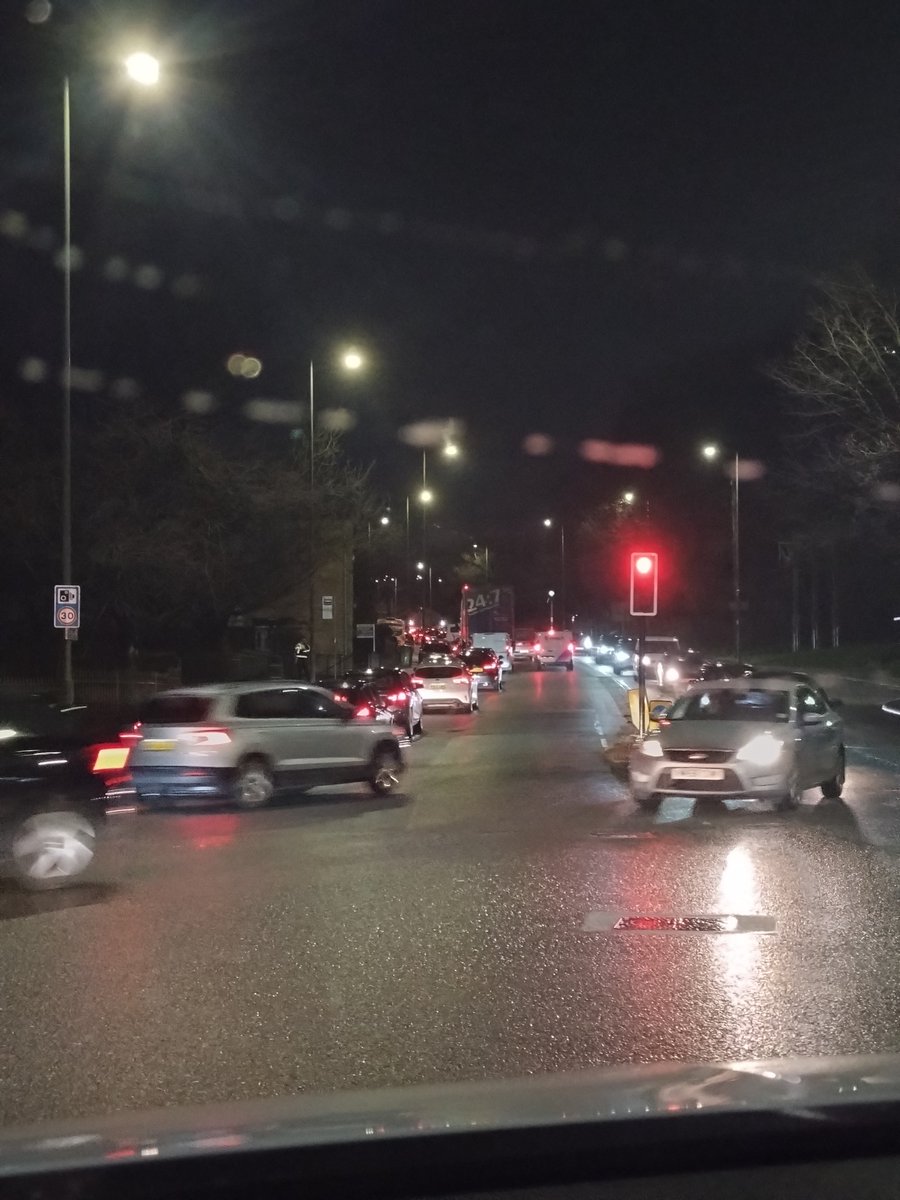 CWpresents's tweet photo. @thecurlyturk @TamesideCouncil @highwaysagency @GMPTamesideS @robertlargan @HighPeakBC @gmpolice @Mark_J_Harper Still bad bloody joke and two wagons  have stopped with hazards on market street Hollingworth and causing mayhem 🙃🙃 yet again https://t.co/sN3tD7tAeW