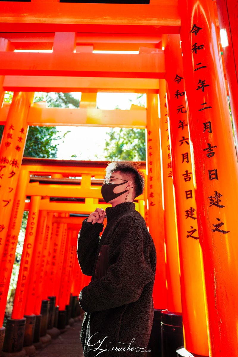 Lemecho_Lin_re's tweet photo. 脫衣服？
不可能😡😡
日本冷死了⋯⋯誰愛脱誰脱⋯⋯⋯

#日本 #大阪 #伏見稻荷神社⛩️
#大學生 #自助旅遊 #謝謝這個世界🙂 https://t.co/pN27ULjaZ2