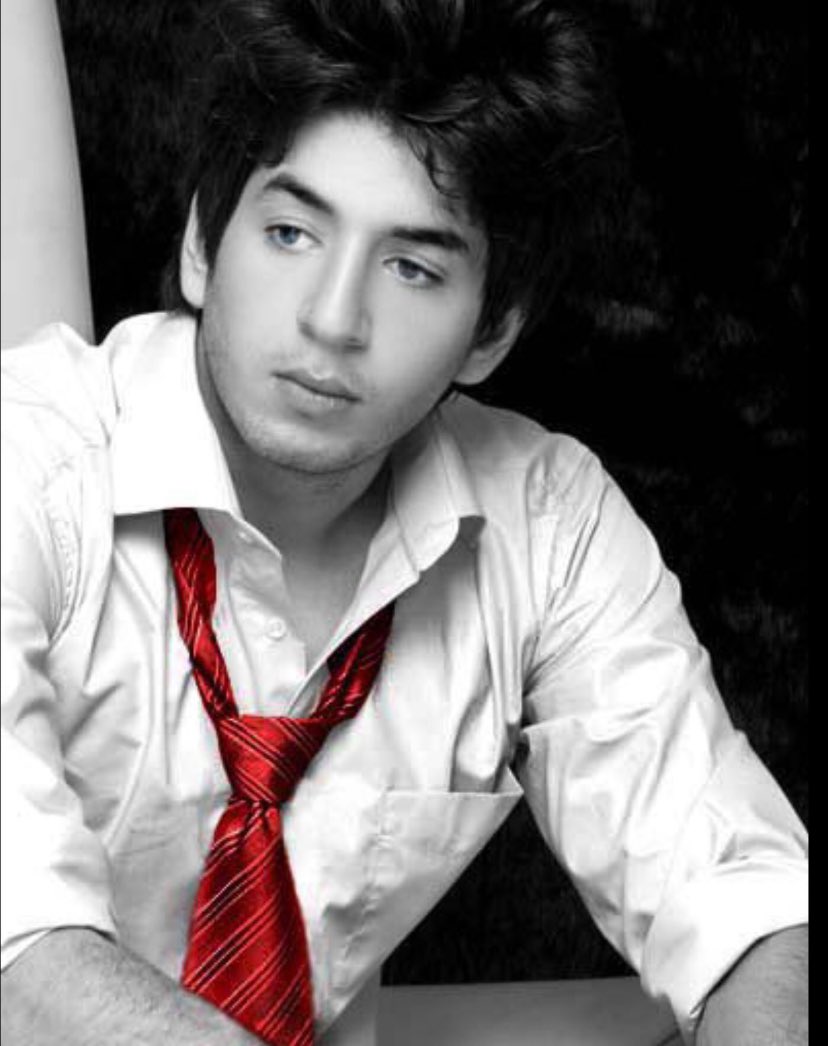 •پسر نیچه• tweet media