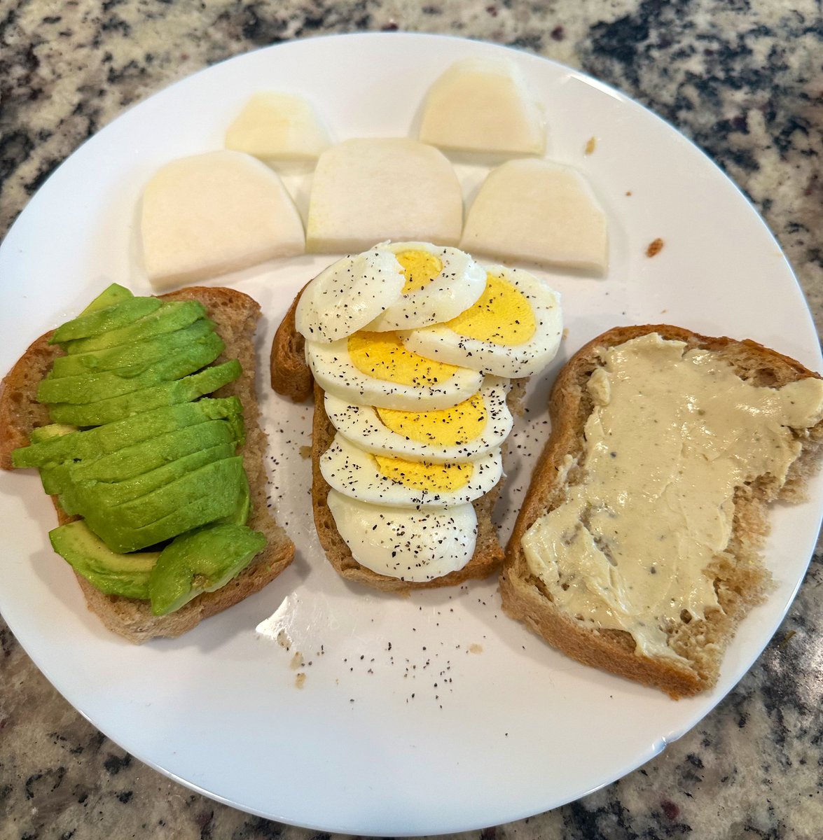 💕 I forgot about #valentineday until I got on twitter (we don’t really care for it).

So here is the breakfast I made for the other half. #Homebaked #bread #toasts with avocado, boiled egg, creamy garlic #cheese & #Kohlrabi. 

My #manchild ate everything but the kohlrabi. 🙄