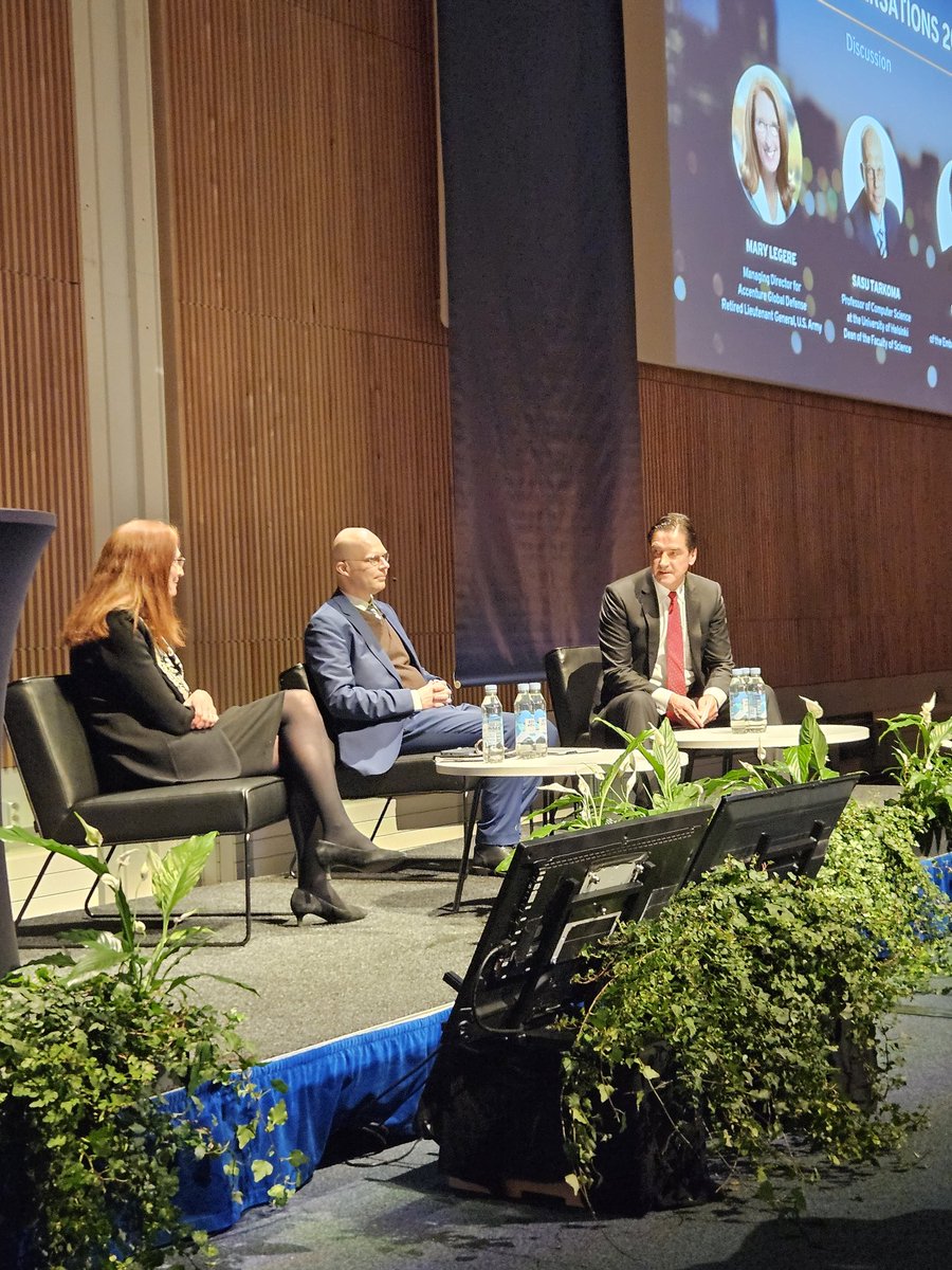 Lets start Tampere Conversations 2024 Professor Sasu Tarkoma, Ambassador Kai Sauer and LTG Mary Legare <a href="/k2tre/">Tampereen kauppakamari ⚙️</a> @TampereUni <a href="/Tamperekaupunki/">Tampereen kaupunki</a>