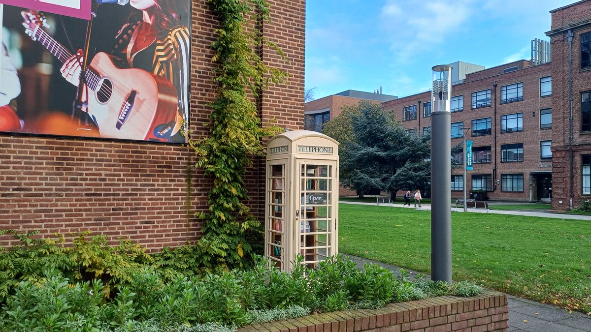 HullUni_Library's tweet photo. We hope you made use of our Book Swap Phonebox on this International Book Gifting Day. Big thanks to everyone who donated books. If you wanted to keep the love going feel free to pop along to our phonebox tomorrow or any day after. It's open everyday from 10am-4pm  💌💗📚 https://t.co/4Wd45iWq4m