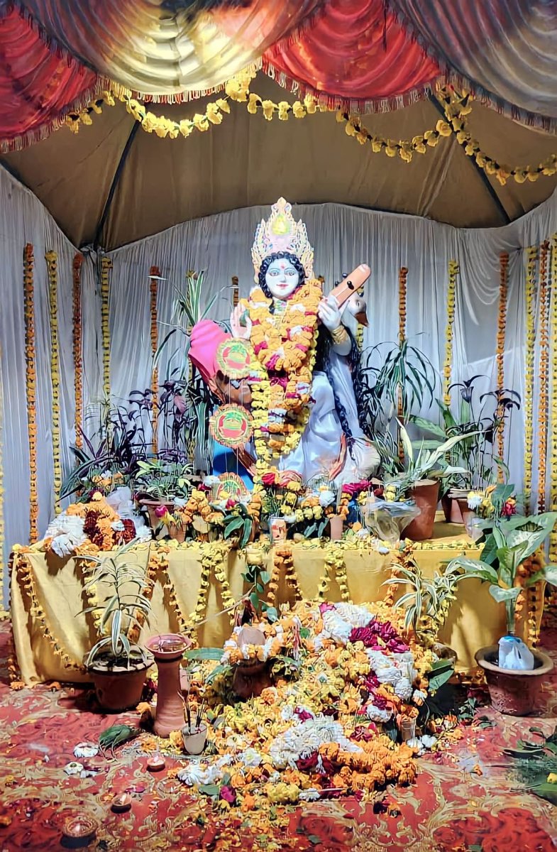 GaurRituj's tweet photo. Bringing the spring of the season, the festival of spring has come, let us all celebrate together, filling our hearts with enthusiasm and love.

Best wishes for Saraswati Puja and Basant Panchami. 🙏🏻🙏🏻

#BasantPanchami #Saraswati_Puja. https://t.co/9esNHsHcaD