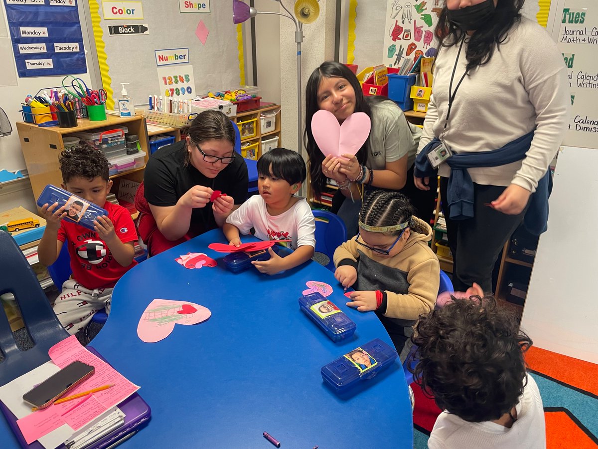 So thankful <a href="/TeagueMS_AISD/">Teague Middle School</a> allowing our DHH student to go read a book and do a Valentine’s Day craft with <a href="/Magrill_AISD/">Magrill Primary School</a> DHH students!!