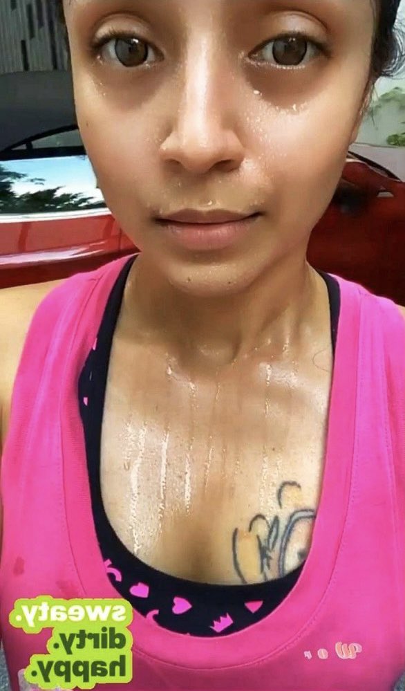 GGUSjDnXYAI9KRg?format=jpg&name=medium