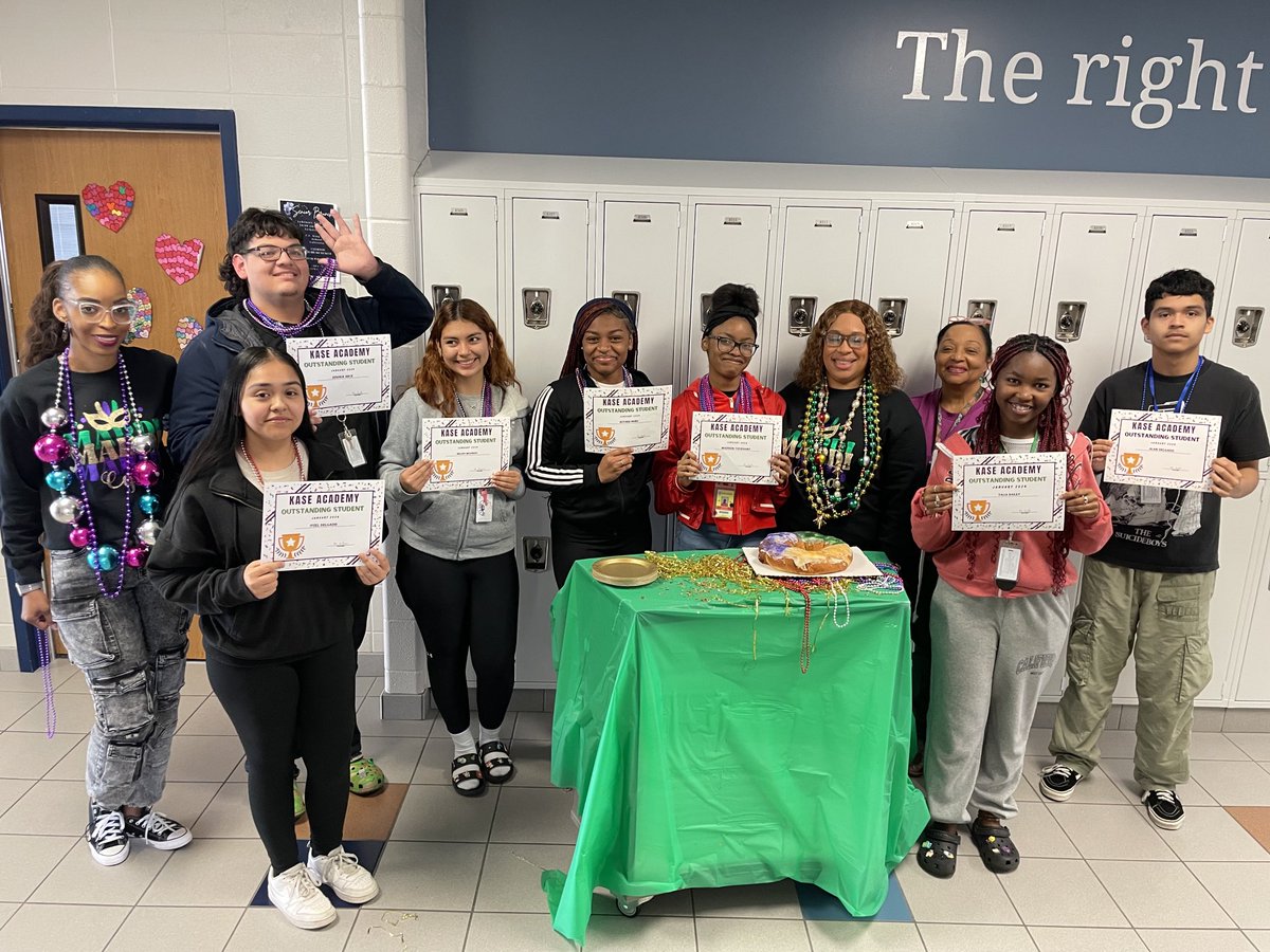 Celebrating our Top Performers for the month is January! Congratulations to all students on their accomplishments 💙🎓 #thisiswhatwedo #schoolbuiltonGRIT