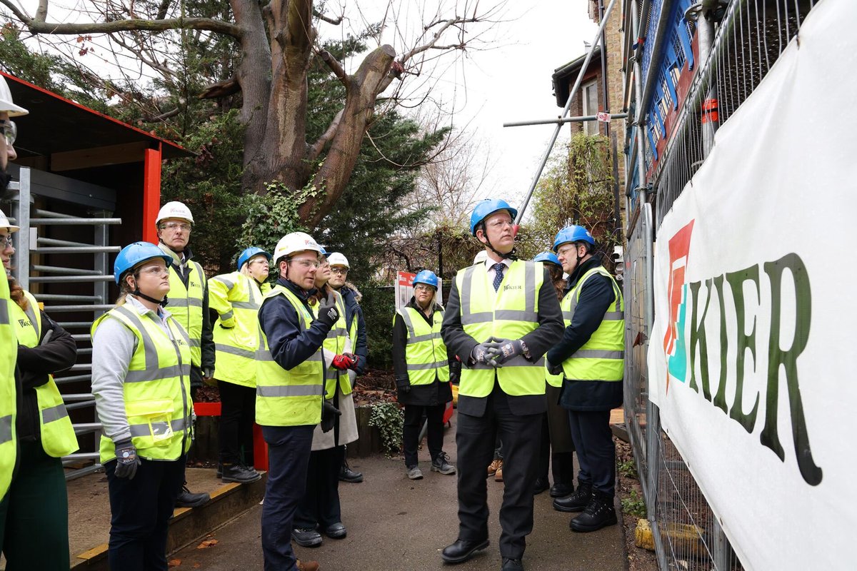 To celebrate #NAW24 I visited one of @KierGroup’s prison apprenticeship schemes, to see how they’re helping ex offenders get the skills they need for a job in construction. This helps plug labour shortages, grow our economy and - critically - helps to reduce reoffending