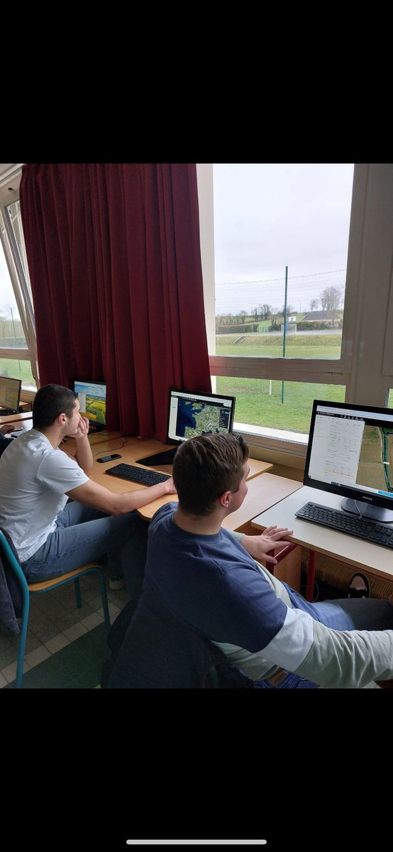 xarvioFR's tweet photo. Benjamin, notre alternant @LEACFI, a animé un workshop pour les étudiants en BTS fin janvier !👨🎓Au programme, création de cartes de modulation grâce à FIELD MANAGER.🚜Belle opportunité pour ces #BTSacd de travailler #PecisionAg et #OAD avec un cas concret et un outil au top ! https://t.co/7axomLpnMU