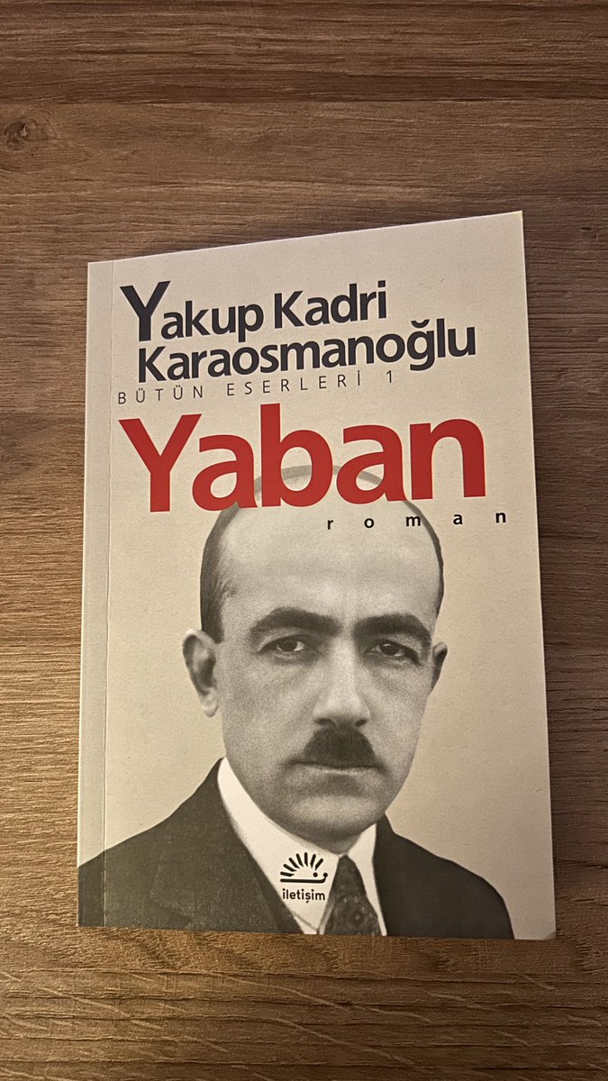 …Bunun nedeni Türk aydını,gene sensin!Bu viran ülke ve yoksul insan kitlesi için ne yaptın? Yıllarca,yüzyıllarca onun kanını emdikten ve onu bir posa halinde katı toprak üstüne attıktan sonra,şimdi de gelip ondan tiksinmek hakkını kendinde buluyorsun.
#yaban
#iletişimyayınları