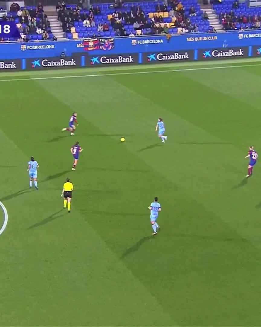 👀 Levante level in Barcelona, as Alba Redondo doesn't think twice!Watch live for free ▶️
