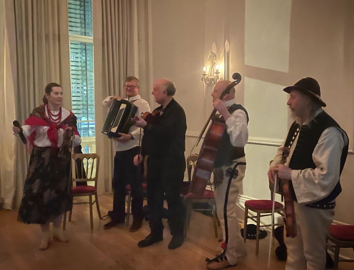 JANUSZCZAK's tweet photo. The band at my big party. Boy did they rock! #MountainWind https://t.co/UZL7TkGsrH