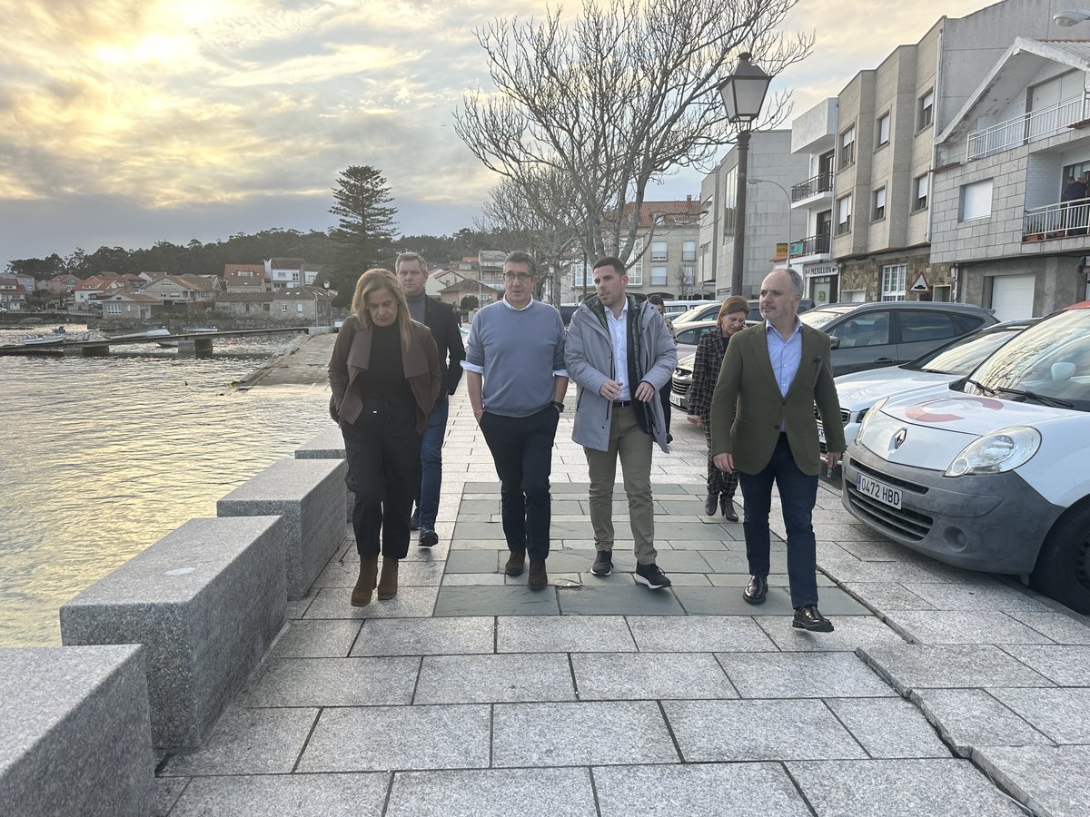 Seguimos en A Illa de Arousa junto a su alcalde, <a href="/Luis_Arosa/">Luis Arosa García</a>, y a los vecinos y vecinas del municipio.

Ellos saben lo que es y lo que significa tener un gobierno socialista, y es por eso que con su ayuda conseguiremos que el 18 haya un cambio en Galicia.