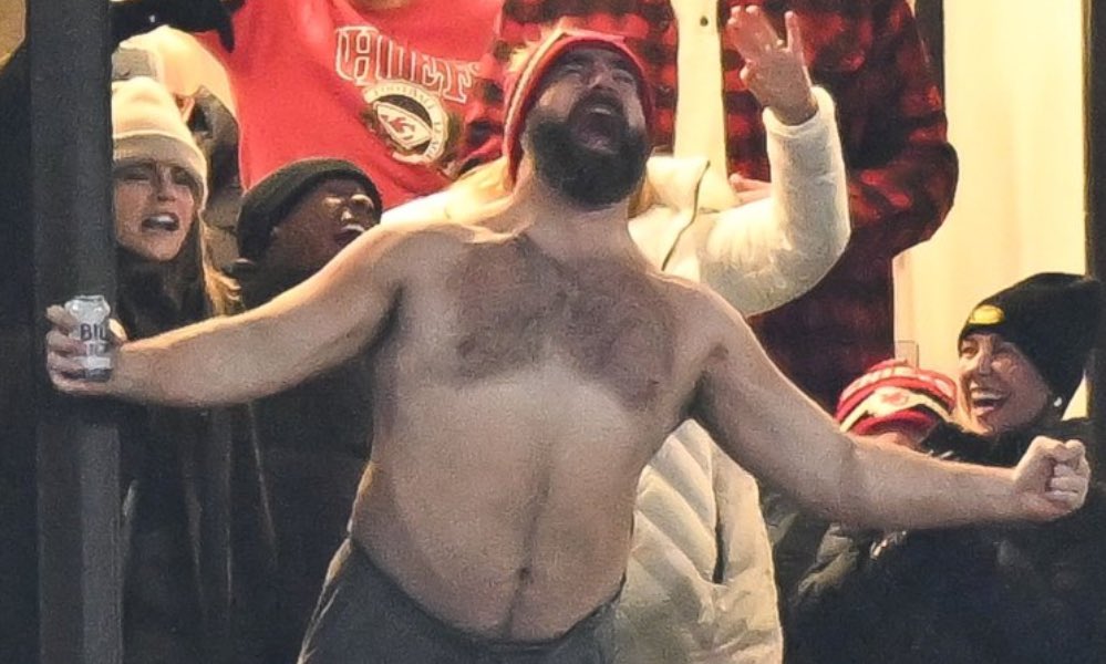CommaTrades's tweet photo. What this Chiefs fan brought to the parade was AWESOME!

Watch Travis Kelce beeline for it 🍻 https://t.co/Dn4Q4cC2gL