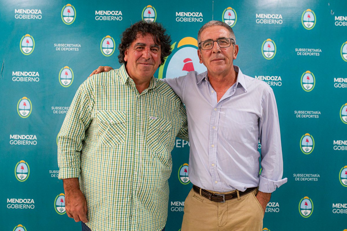 DeportesMza's tweet photo. La Vuelta Ciclista de Mendoza recorrerá la provincia

Del 17 al 25 de febrero, Mendoza vivirá la edición número 48 de la @VueltaMendoza. El subsecretario @ChiapettaFed y el presidente de la AMC @fierro89lanzone, presentaron el tradicional giro mendocino.

https://t.co/3HCEN0qvYU https://t.co/szCMdpobIX