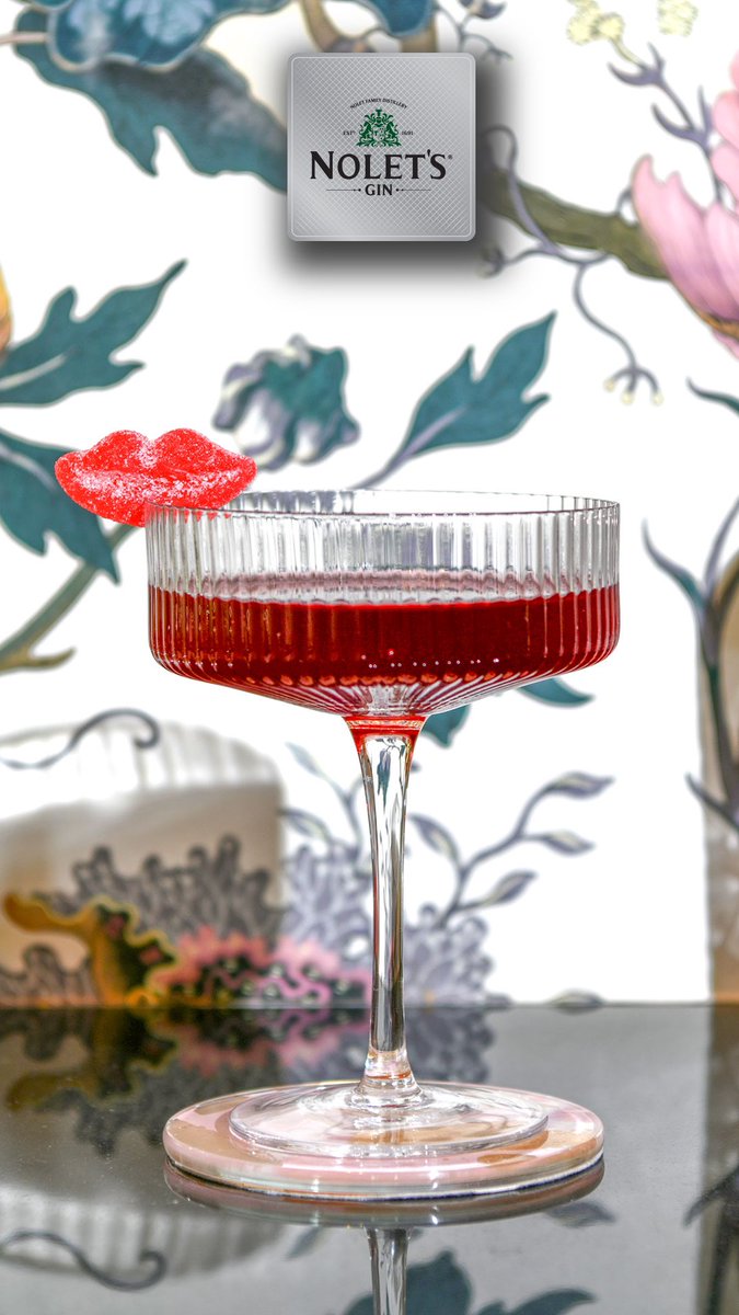 ❤️🩷Fall in love with NOLET’S Silver🩷❤️ Get this beautiful Cosmopolitan Recipe (and so many more) by visiting our site, noletsgin.com/recipes/ #HappyValentinesDay #NOLETS #CocktailRecipe