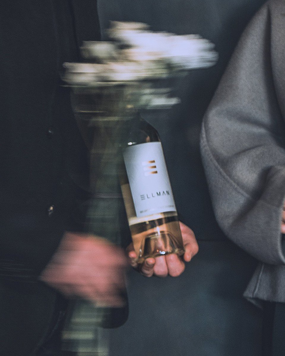 Ellmanwine's tweet photo. FLEURS and POURS for all our lovers out there today. 💛 https://t.co/mWGBAjZ3zX