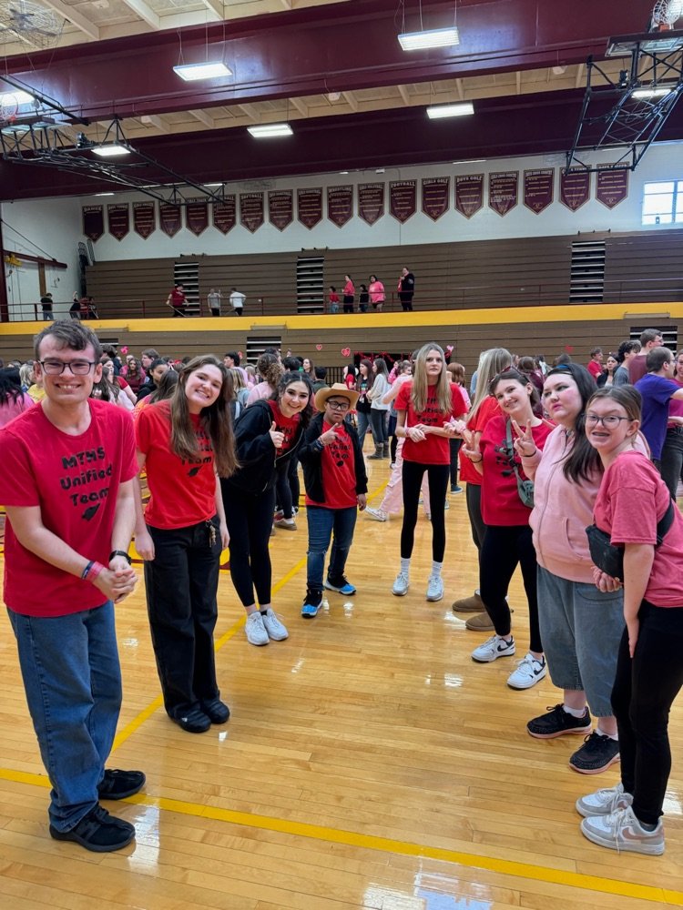 MrZimmermanMTHS's tweet image. Metamora&apos;s Unified group had a great time at East Peoria Community High School&apos;s Love Bug event today! Fun, friends, music, and treats were had by all! #weareunified #wechoosetoinclude