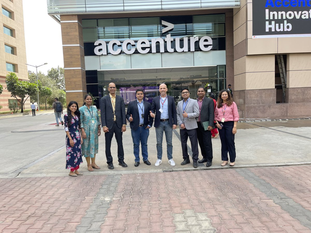 HardyPoppinga's tweet photo. Business Transformation supported by AI! 
This and other topics we discussed in an Accenture/SAP leadership meeting in Bangalore, India. Accenture uses SAP Signavio and SAP LeanIX to support our clients with their Business Transformation. https://t.co/cCYw7a5may