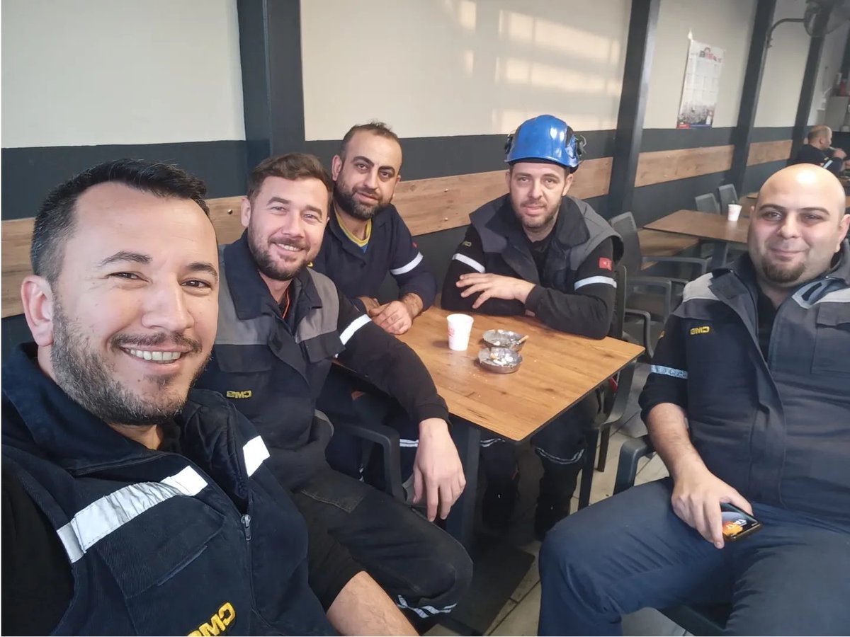 Halilanl17's tweet photo. CMS Jant Pınarbaşı tesisi 15/23 vardiyasinda arkadaşlarla beraberiz. Herkese kazasız belasız hayırlı işler dileriz.
#TürkMetalSendikası
#CMSJANT https://t.co/IA0ZVTF5WR