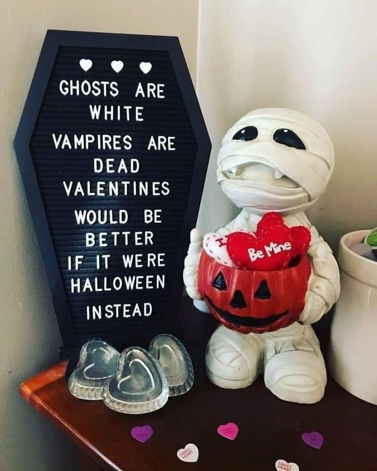 ambermeadows42's tweet photo. Apparently it’s Valentine’s Day 🖤 https://t.co/f8xsINRUI7