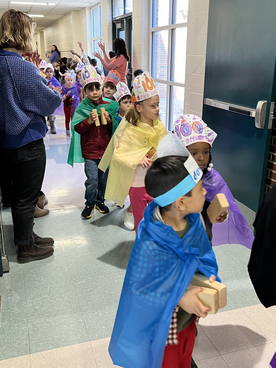 PoweSchool's tweet photo. 💛Happy 100th Day!!! 💚#kindergartenparade https://t.co/XV39W2xMqH
