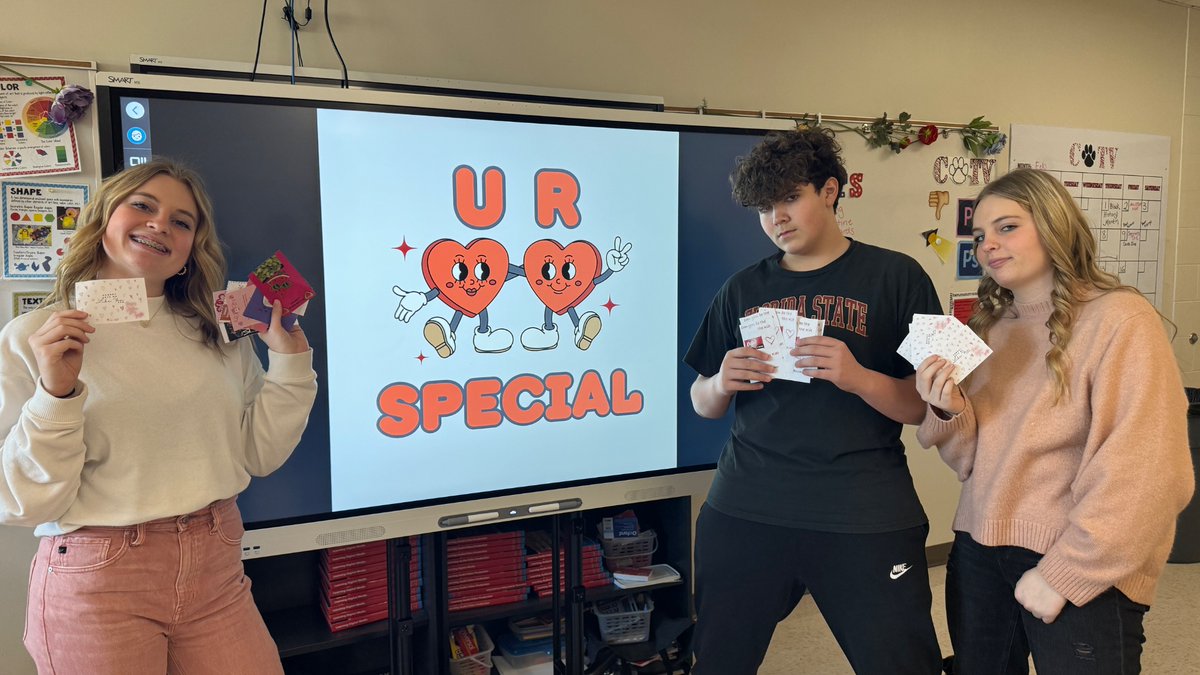 tigermediaarts's tweet photo. Annual Valentine Card party 💌 Students designed their own cards and passed them out to their peers. #bucketfilling https://t.co/DlOXNH2fIl