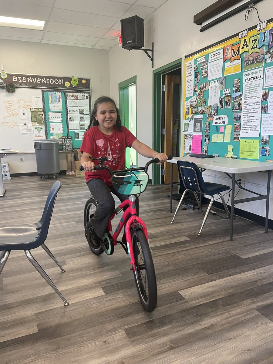 Winner Winner!! Zoey was gifted a new bike for reading the most minutes on @ReadonmyON during our literacy week challenge! Keep reading and enjoy your new bike by way of @Frameworks_TB 💚 @HcpsMango @Community_Sch @HillsboroughSch @TransformHCPS @MLyons0403 @KPteach55