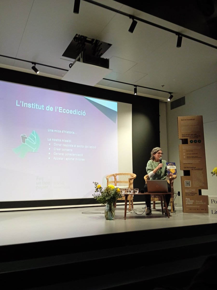 lltortras's tweet photo. Presentació de l'institut d'ecoedicio a la llibreria Ona de Barcelona. https://t.co/gfXp0NJxoD