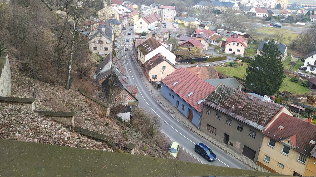 helnov100's tweet photo. Čemeřice ještě nekvete ... v zámeckém parku v #Letohrad ... ☺️ https://t.co/ag6BobkfJz