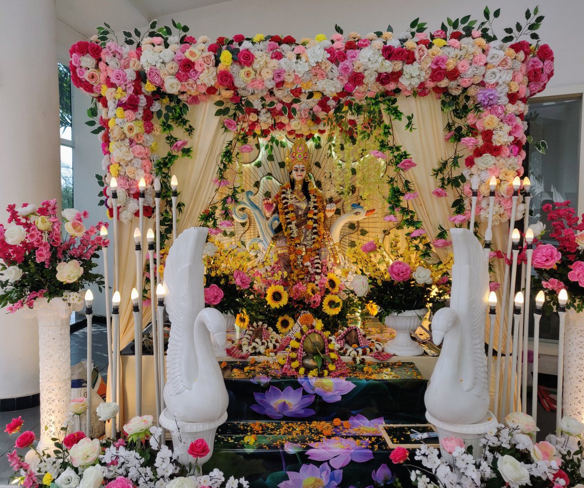 FraternityTAB's tweet photo. ଯା କୁନ୍ଦେନ୍ଦୁତୁଷାରହାରଧବଳା, ଯା ଶୁଭ୍ରବସ୍ତ୍ରବୃତା, 
ଯା ବୀଣାବରଦଣ୍ଡମଣ୍ଡିତକରା, ଯା ଶ୍ୱେତପଦ୍ମାସନା ll
ଯା ବ୍ରହ୍ମାଚ୍ୟୁତଶଙ୍କର ପ୍ରଭୃତିଭିର୍ଦୈବୈଃ ସଦା ବନ୍ଦିତା, 
ସା ମାଂ ପାତୁ ସରସ୍ବତୀ ଭଗବତୀ ନିଃଶେଷଜାଡ଼୍ୟାପହା ll
ପବିତ୍ର ବସନ୍ତ ପଞ୍ଚମୀ ତଥା ମା' ସରସ୍ଵତୀଙ୍କ ପୂଜା ଉପଲକ୍ଷେ ହାର୍ଦ୍ଦିକ ଶୁଭେଚ୍ଛା l #saraswatipuja https://t.co/VX3iZlZSqY