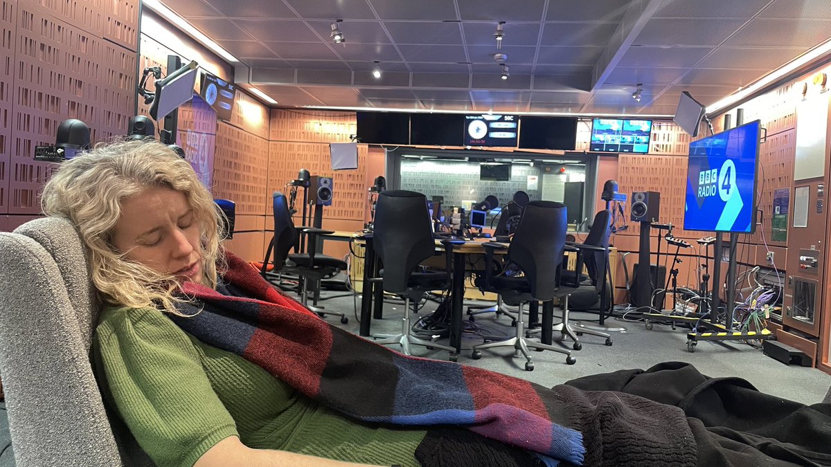 A behind the scenes look at just one of the topics being discussed on this week’s episode of #InsideHealth on <a href="/BBCRadio4/">BBC Radio 4</a> 

Listen here: bbc.co.uk/sounds/play/m0…

(And to any trolls yes, I know I’m no sleeping beauty)