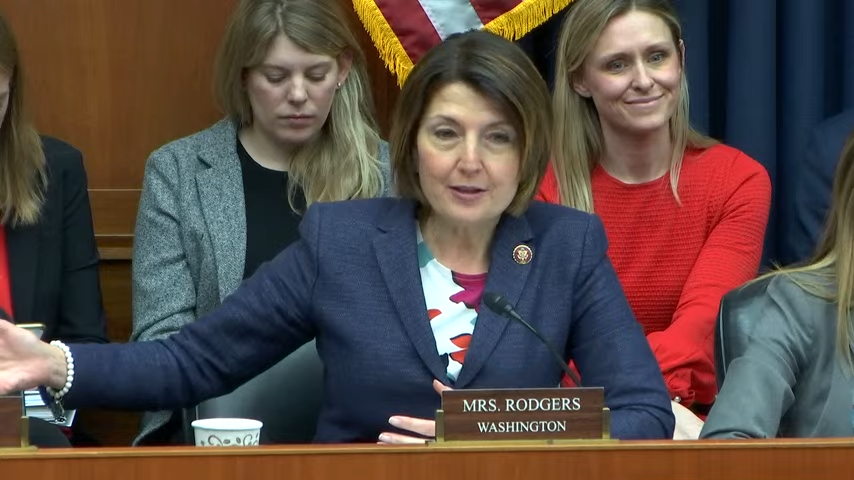 We're proud to join with so many committee members today to recognize Chair @cathymcmorris for her outstanding and historic leadership of the @HouseCommerce & @EnergyCommerce. Thank you for your steadfast commitment to the fight against Alzheimer’s and all other dementia.