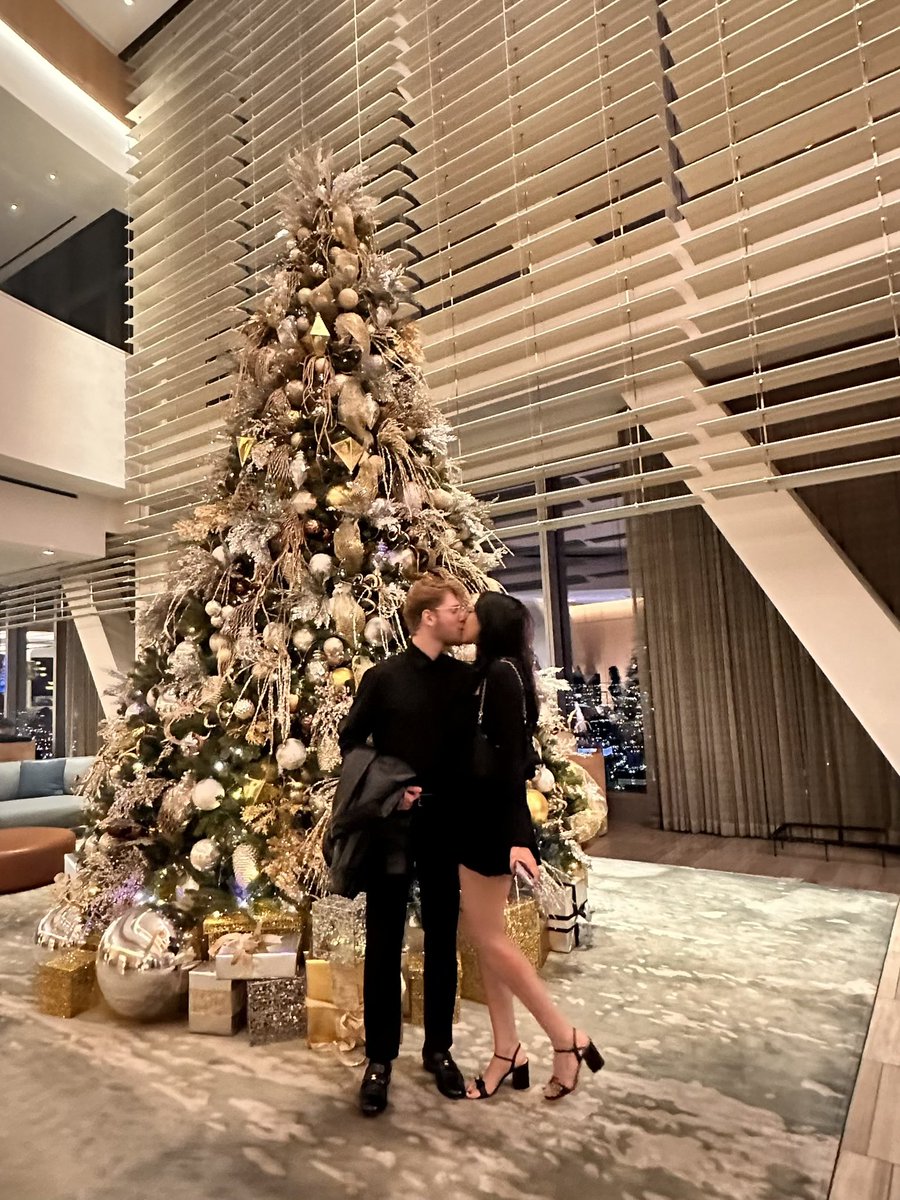 Demon1___'s tweet photo. Happy Valentine’s day to my favorite person in the entire world. I love you! https://t.co/BbF4oEvANt